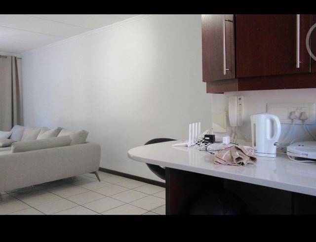 2 BEDROOM APARTMENT FOR SALE IN SUNNINGHILL